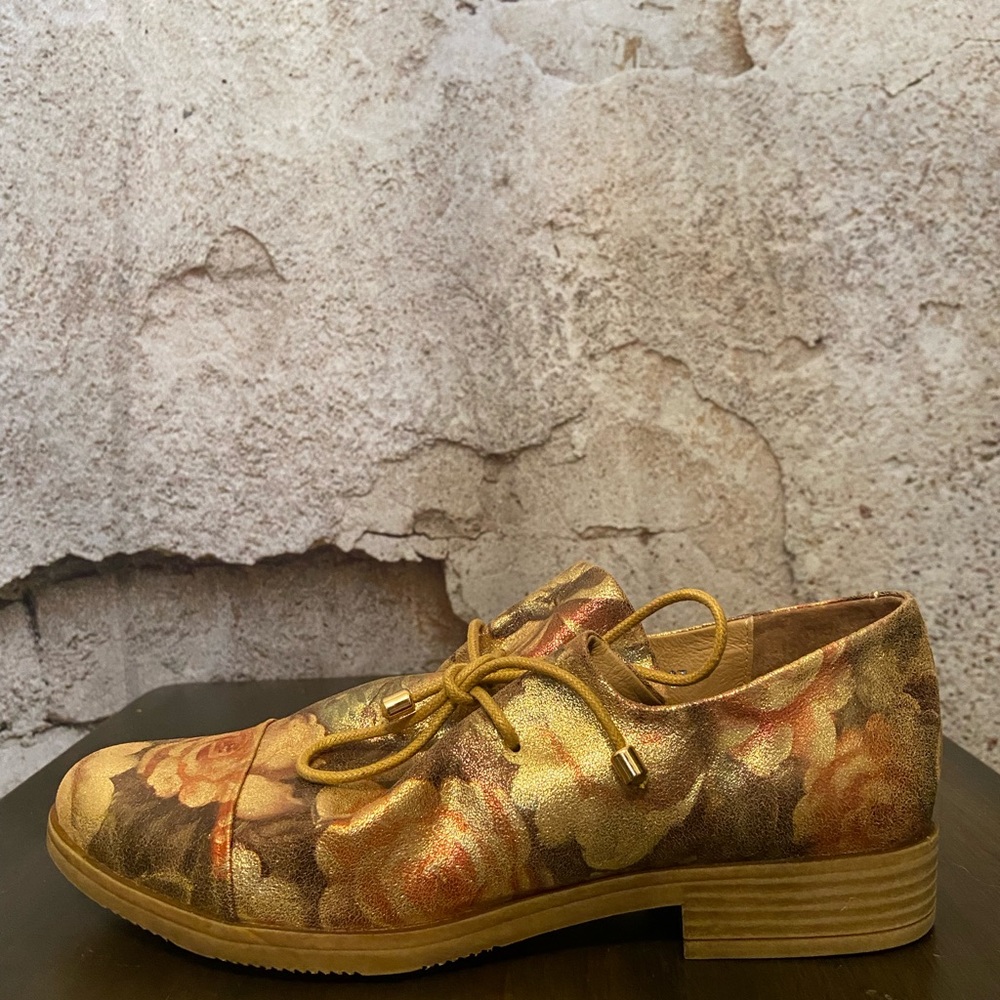 Django & Juliette Kotty Vintage Metallic Floral Shoes NEW